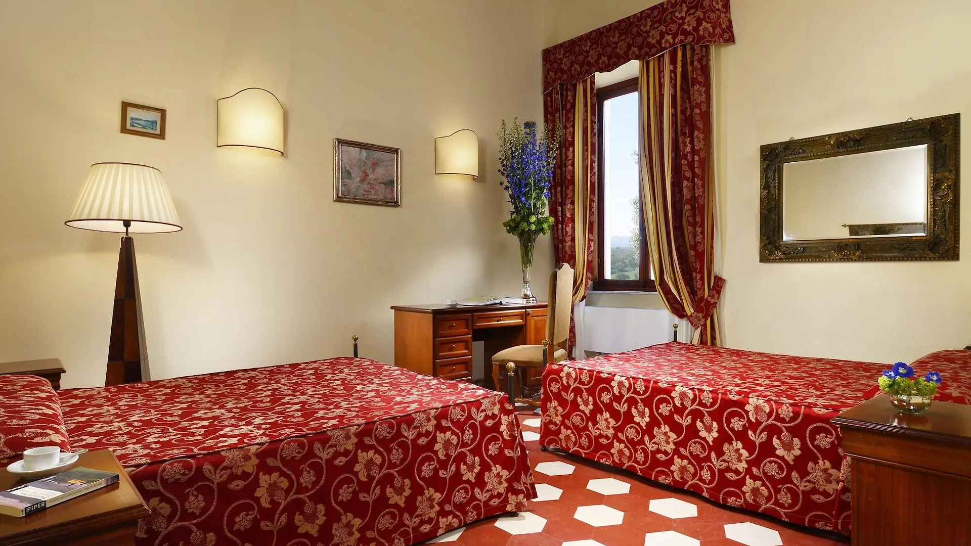 קולה ואל ד'אלזה Villa Sabolini 4*, קולה ואל ד'אלזה איטליה