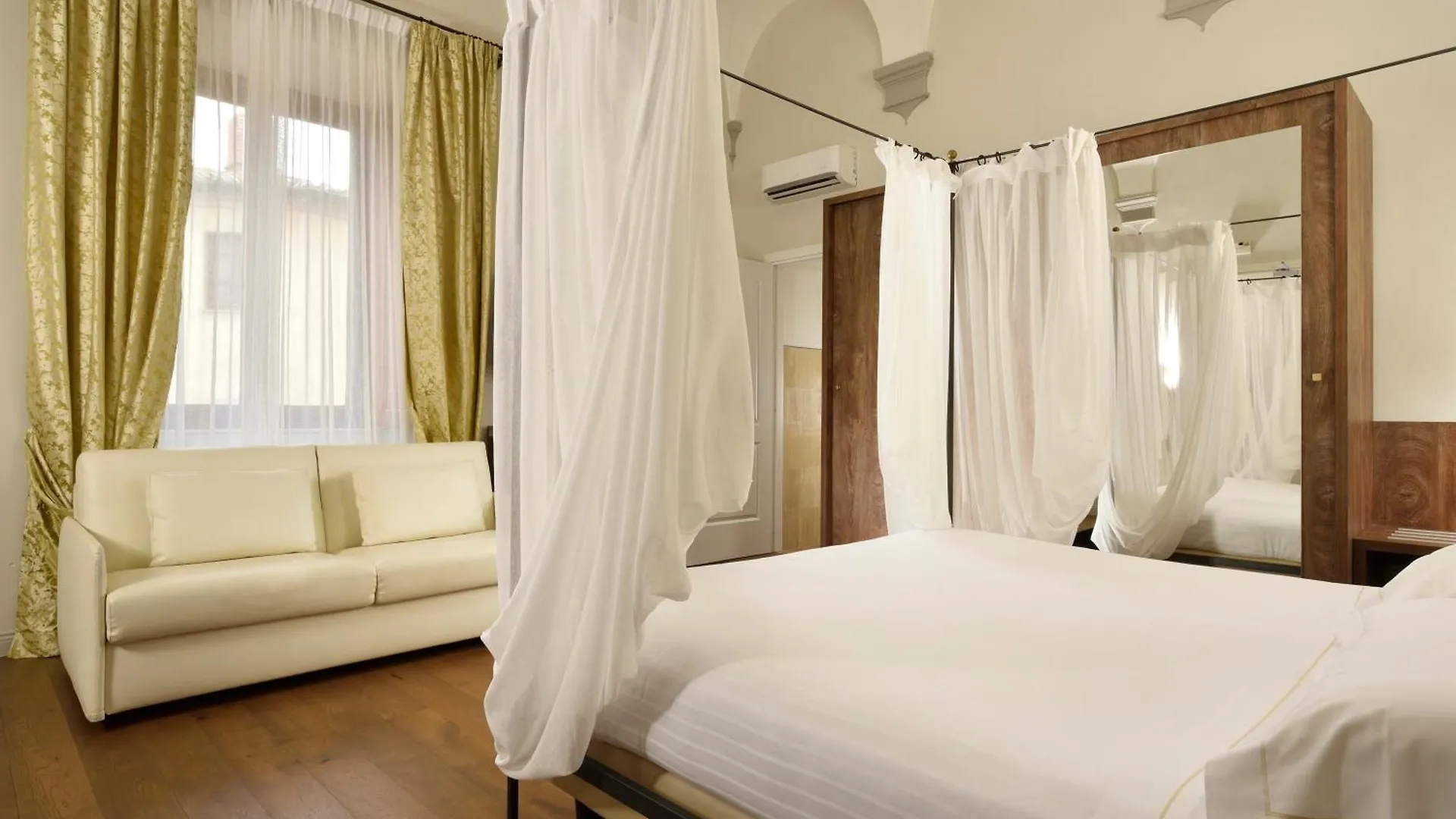 קולה ואל ד'אלזה Villa Sabolini מלון קולה ואל ד'אלזה